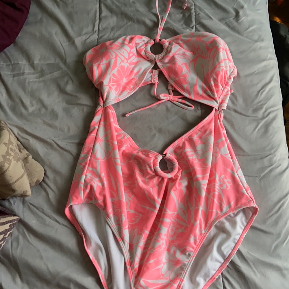 Swimming wear one piece